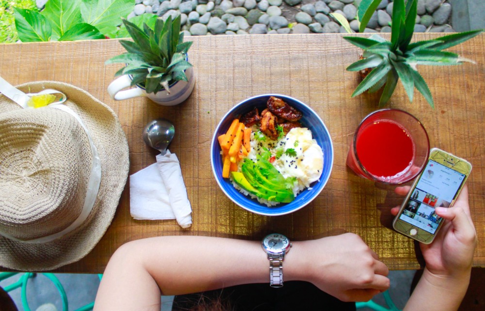 7 Tips on How to Stay Healthy While Traveling for Work 7 Tips on How to Stay Healthy While Traveling for Work